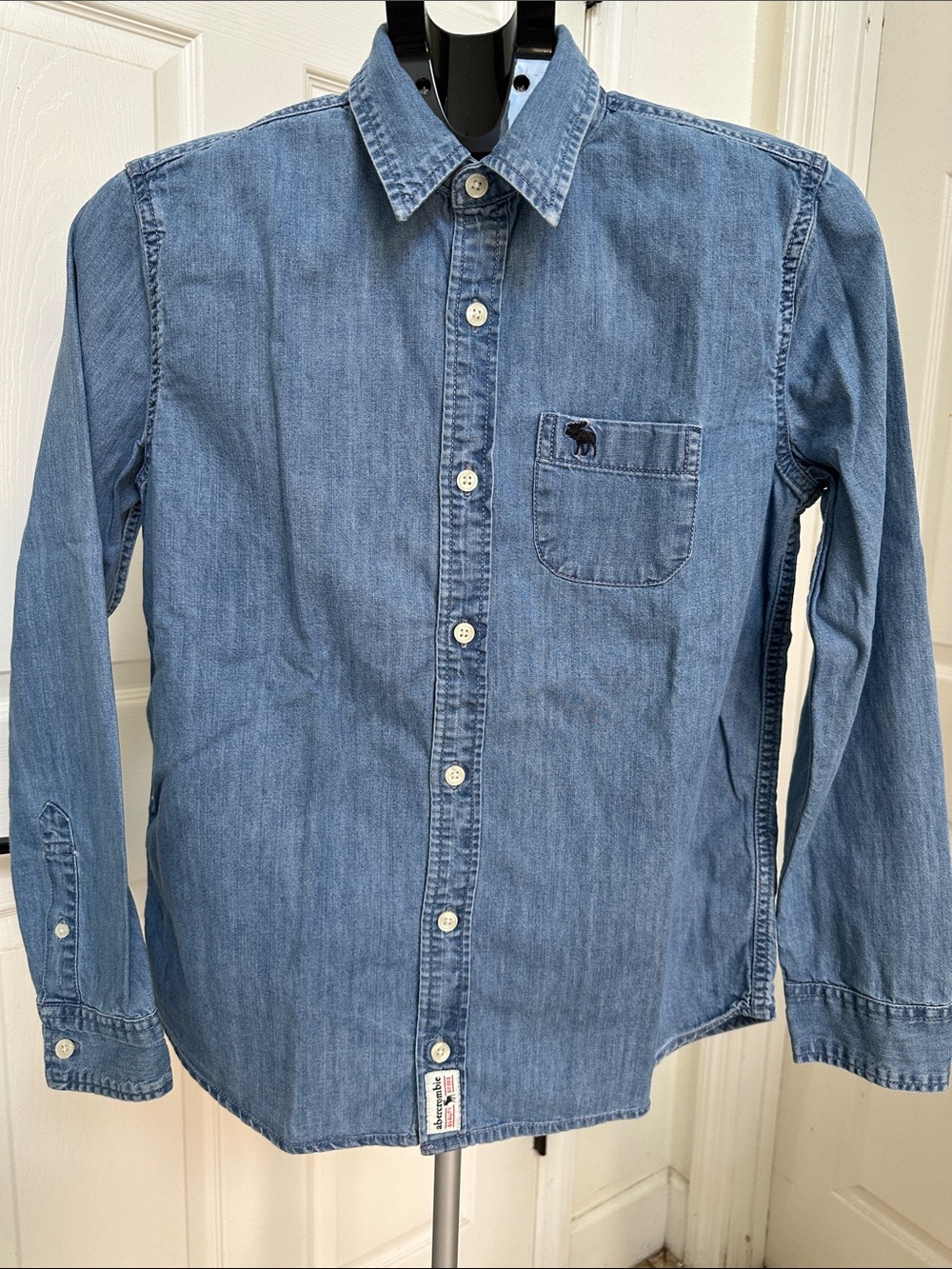 Abercrombie Kids Boys Blue Denim Button-Down Shirt in Size 15-16
